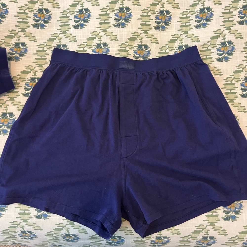 SKIMS Boyfriend Loose Boxers - Picture 3 of 6